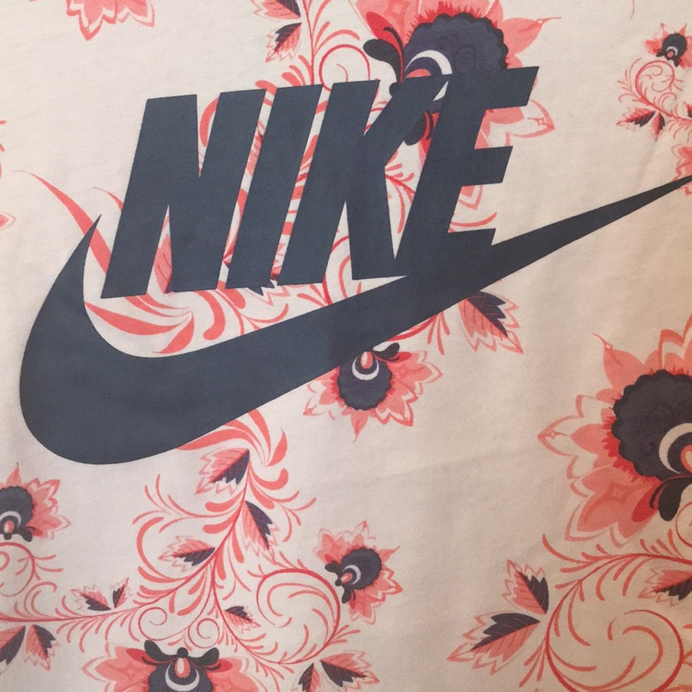 Nike Floral Print Crop Tee - Picture 5 of 6